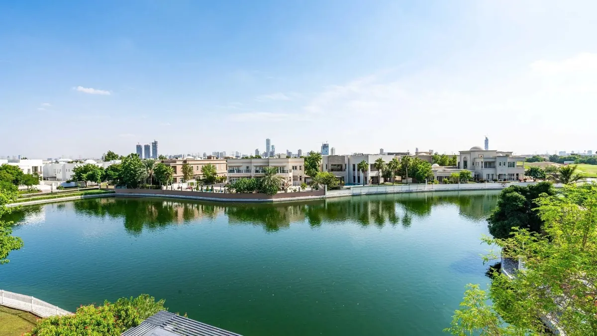 Emirates Hills — 4