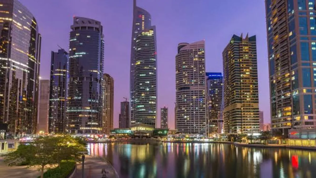 Jumeirah Lake Towers (JLT) — 4