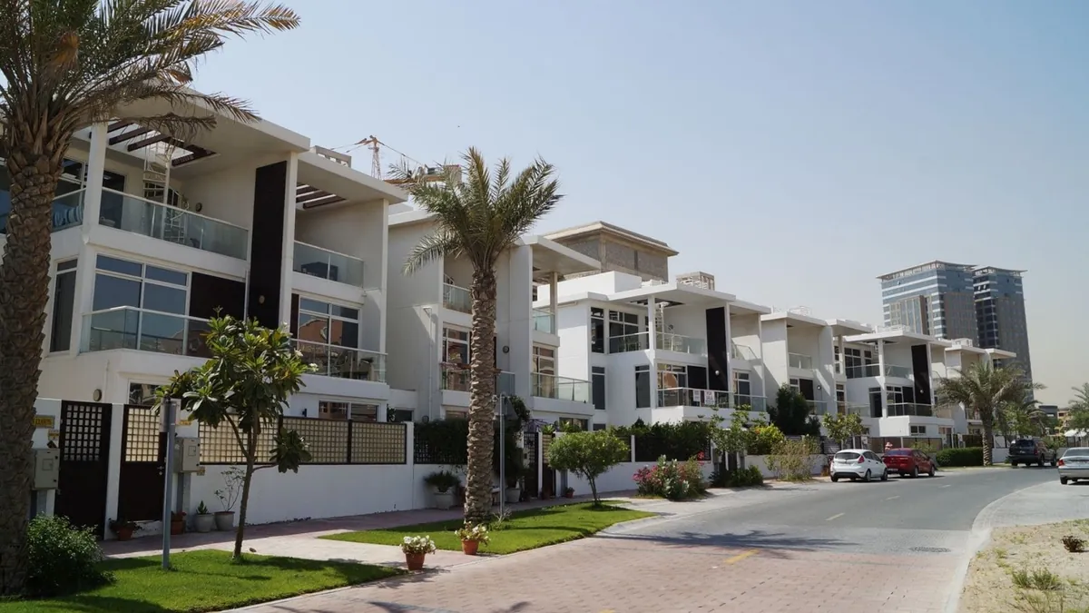 Jumeirah Village Circle — 3